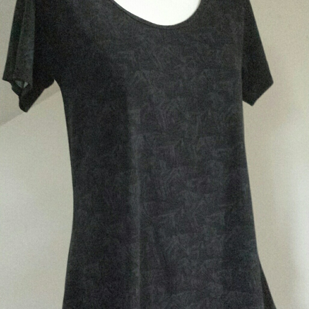 Lularoe Classic T - Small